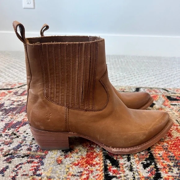 Frye Sacha Leather Chelsea Boots - Picture 5 of 9